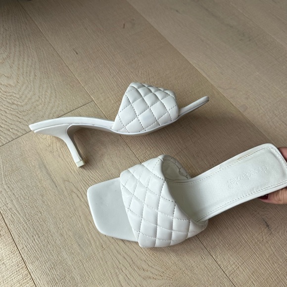 White heeled mules - Picture 4 of 7